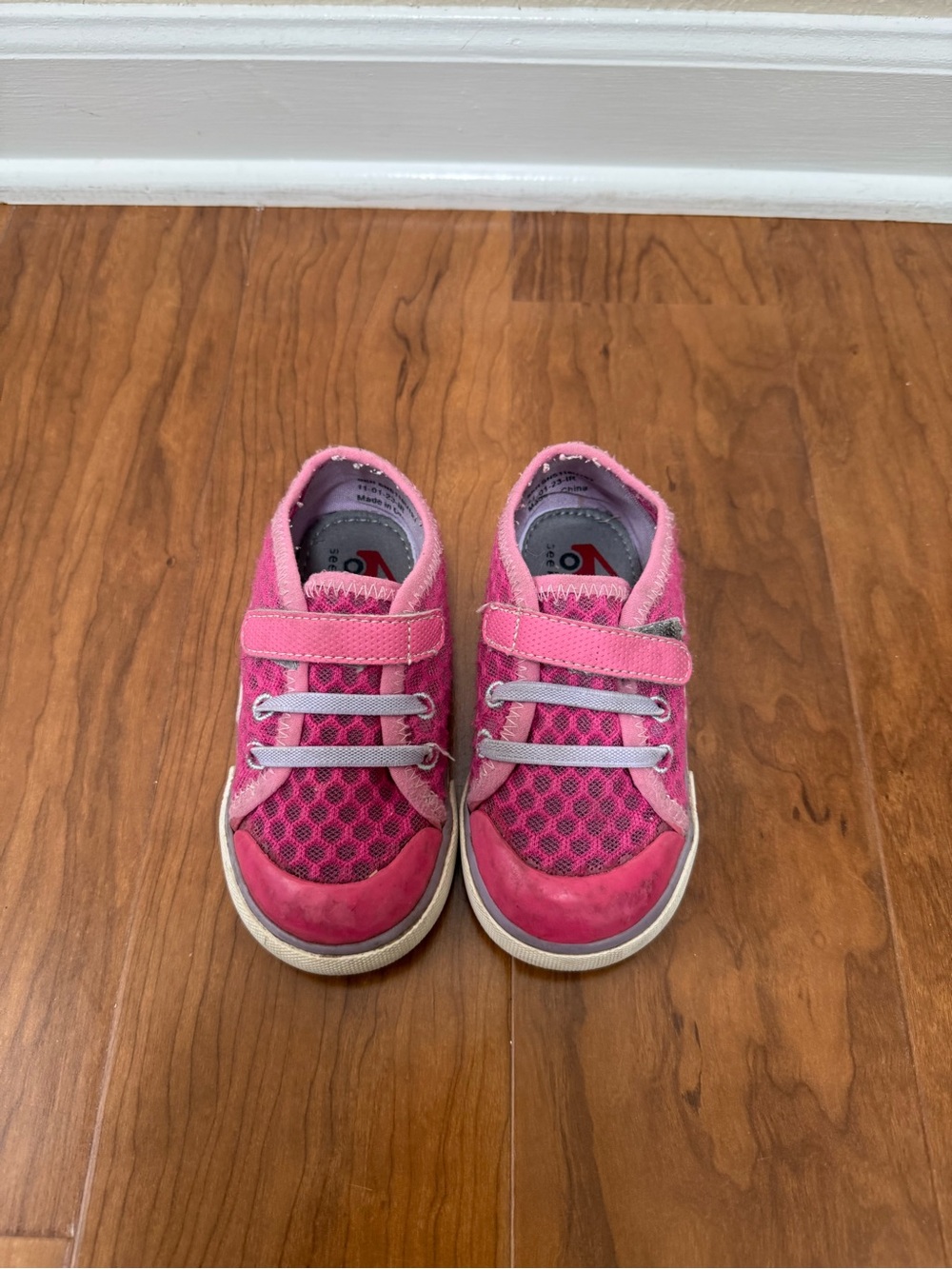 See Kai Run Girls Pink Sneakers – Size 9 – Velcro
